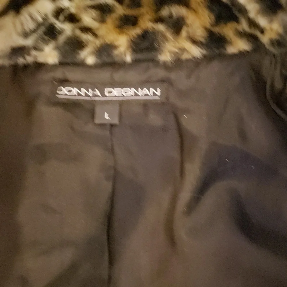 Donna Degman faux fur.. Size L - Picture 5 of 6